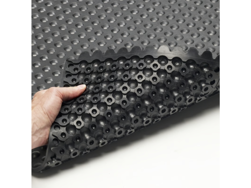 Notrax Skymaster® HD Niru® Interlocking Rubber Floor Mats 462 Series