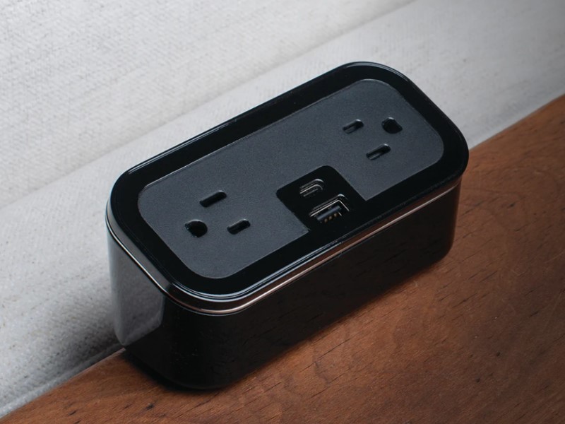 Brandstand® Cubiemini® | Desktop Mini Power & USB Charging Hub